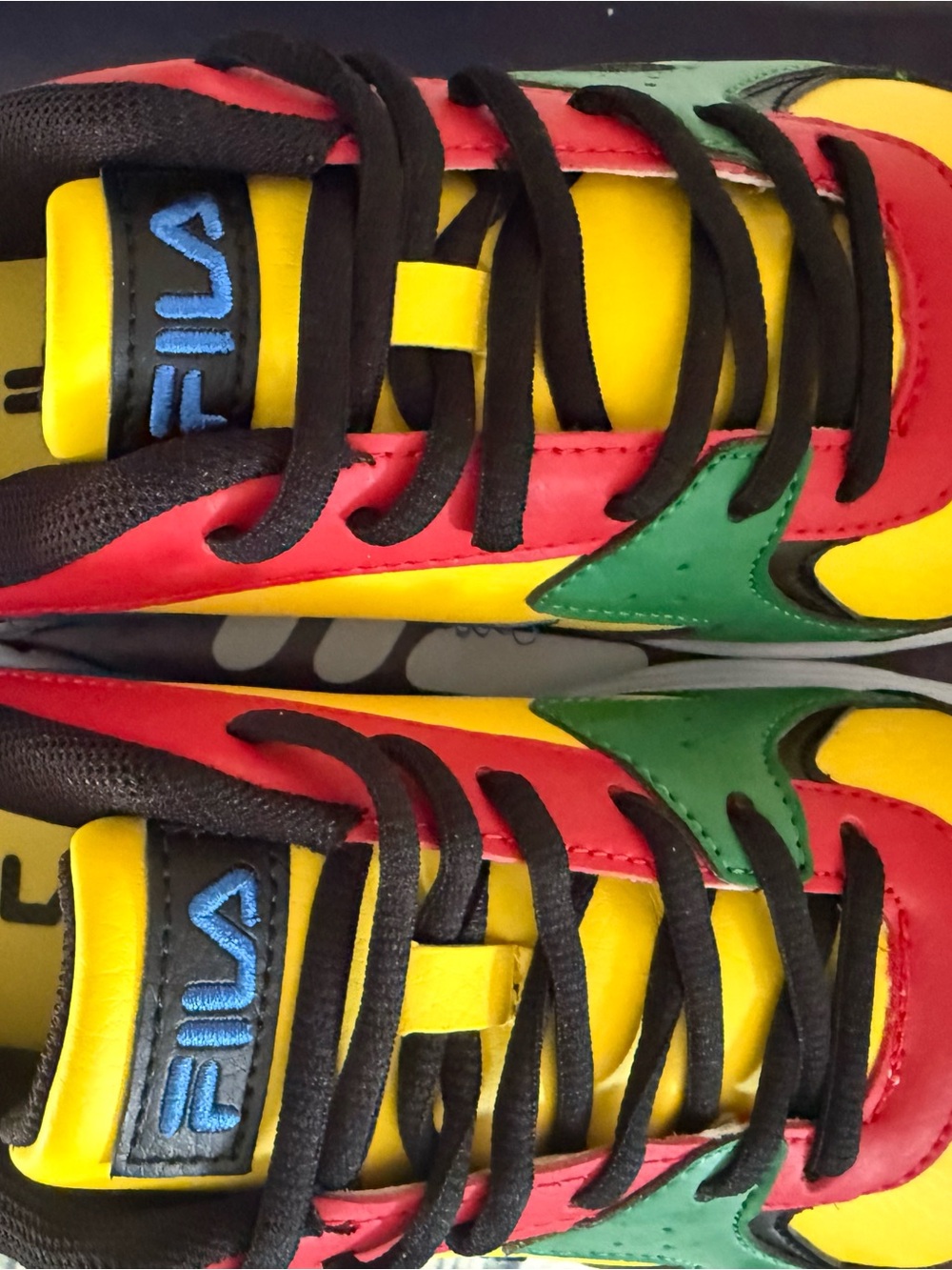 FILA Men’s Colorblock Sneakers Sz. 9M in Yellow, Red, Green